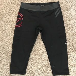 Virus compression crop legging